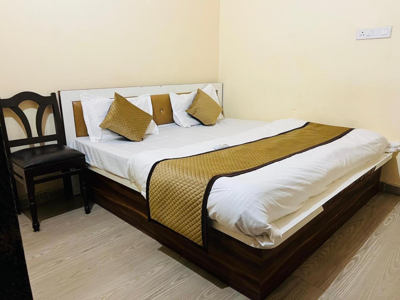 Hotel Shyam Sarover And Restaurant Ringas Ngoại thất bức ảnh
