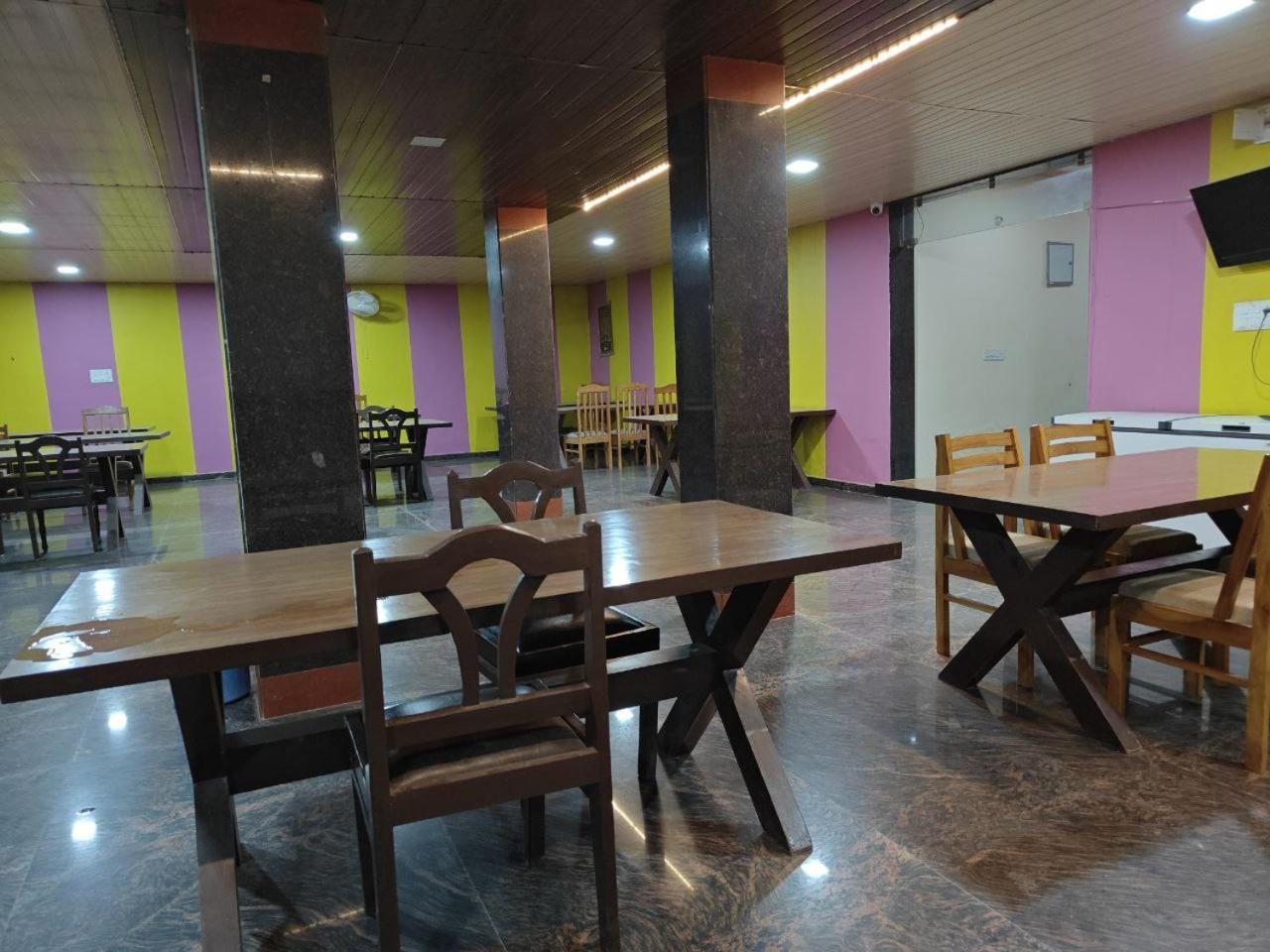 Hotel Shyam Sarover And Restaurant Ringas Ngoại thất bức ảnh