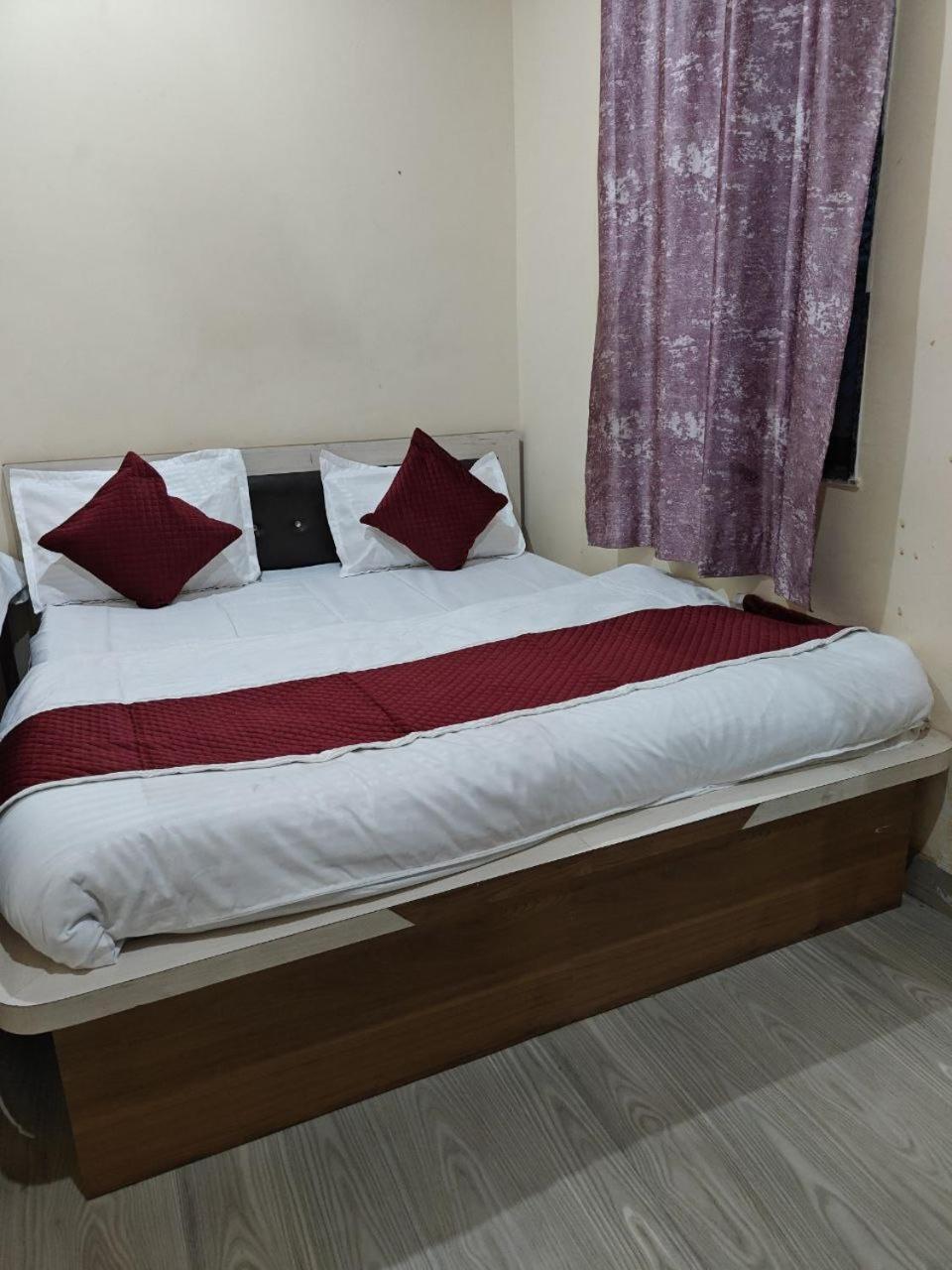 Hotel Shyam Sarover And Restaurant Ringas Ngoại thất bức ảnh