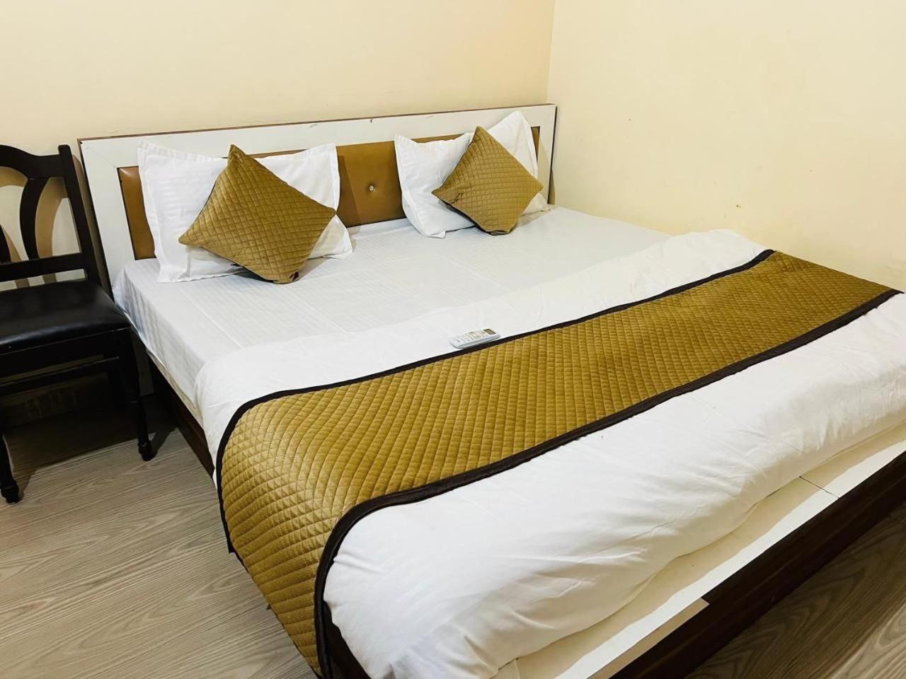 Hotel Shyam Sarover And Restaurant Ringas Ngoại thất bức ảnh