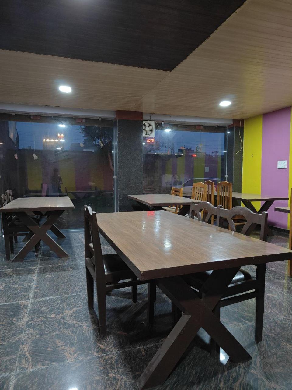 Hotel Shyam Sarover And Restaurant Ringas Ngoại thất bức ảnh